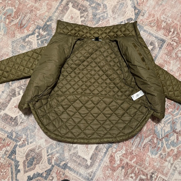 Athleta Women’s Olive Quilted Puffer Jacket - Picture 3 of 7